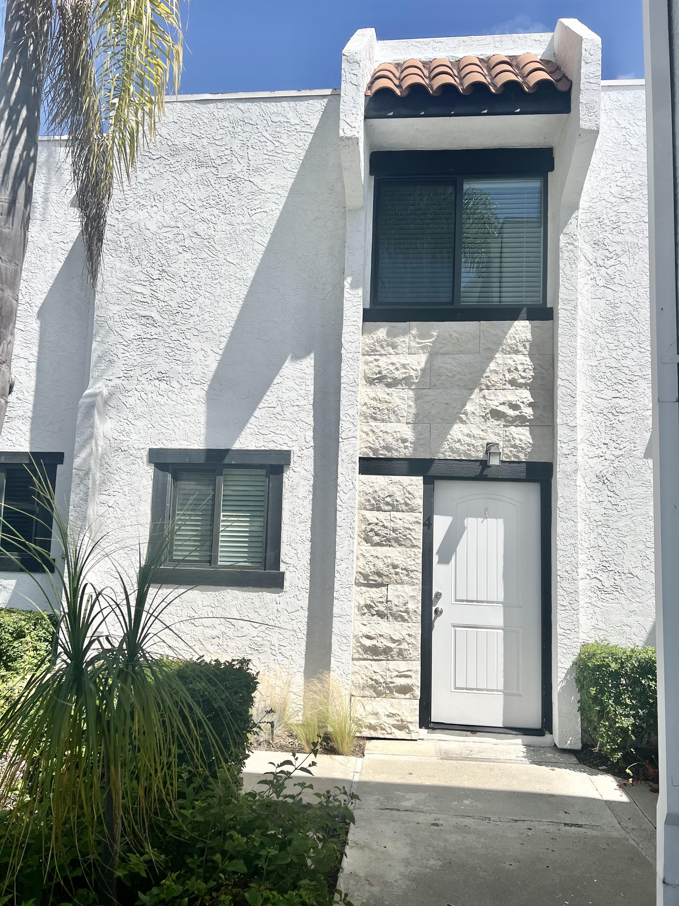 2950 La Costa Avenue - 4